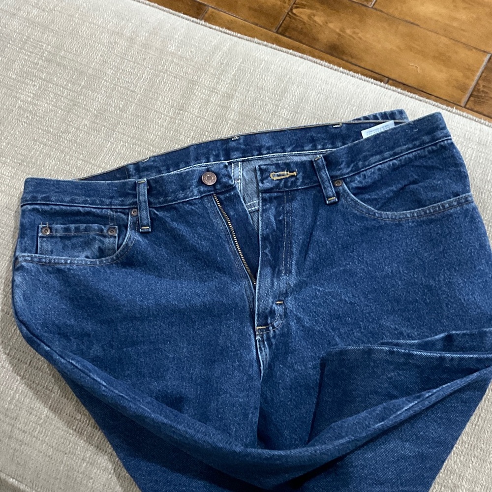 Like New Wrangler Men's Deep Blue Relaxed Jeans - Picture 3 of 4